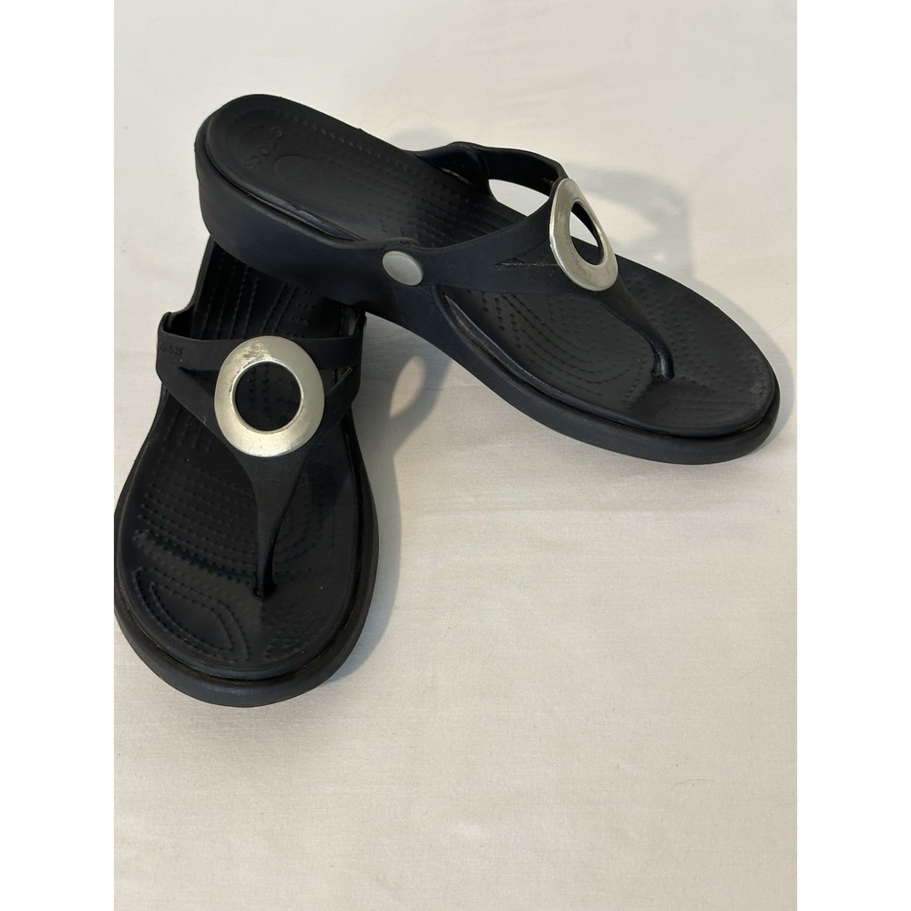 Crocs Sanrah Circle‎ Slide Womens Size 6 Black Wedge Thong Sandals